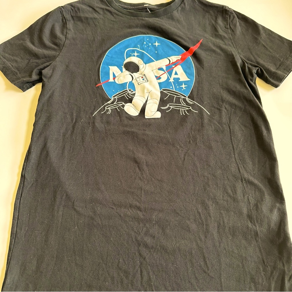 🙂4/$20 Old Navy Astronaut Shirt